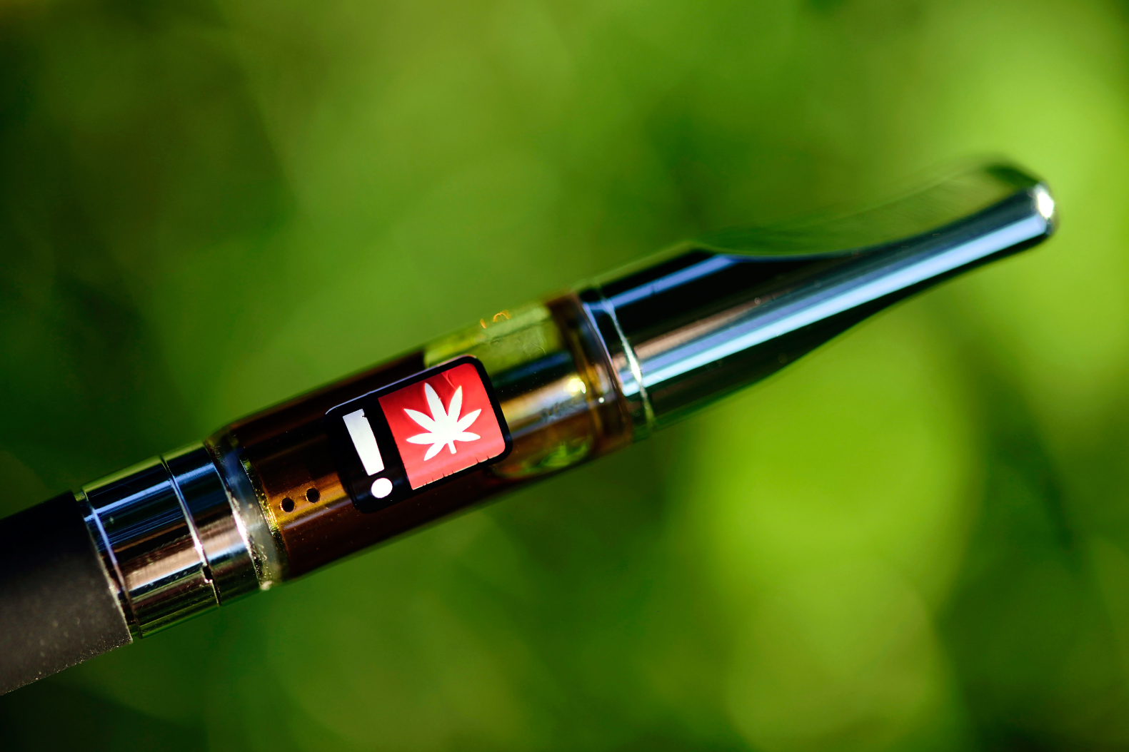 Choose a Disposable Weed Pen for On-the-Go Cannabis Convenience